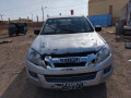 pick-up-4x4-isuzu-d-max-excellent-etat-robuste-et-confortable-small-1