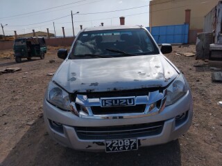 pick-up-4x4-isuzu-d-max-excellent-etat-robuste-et-confortable