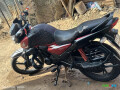 honda-125cc-moto-en-excellent-etat-pret-a-rouler-sur-yawaaye-small-0