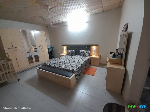 chambre-a-coucher-moderne-comme-neuve-utilisee-6-mois-etat-impeccable-big-1