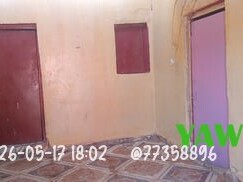 charmante-maison-f2-avec-veranda-electricite-et-eau-a-pk-12-opportunite-a-saisir
