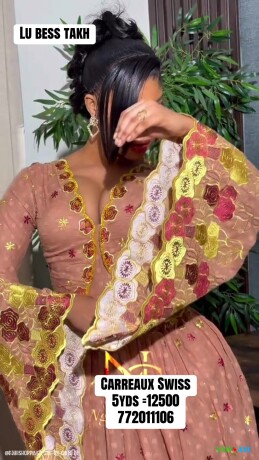 carreaux-swiss-de-qualite-superieure-disponible-par-boubou-de-5yds-a-bon-prix-et-pour-hotess-promokorite-tendencia-cotton-senegalaise-tik-tok-at-boucher-ketchup-officiel-big-0