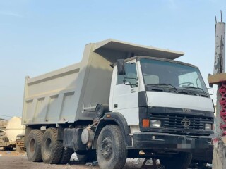 camion-tata-robuste-legerement-negociable