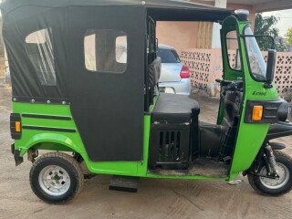bajaj-neuve-etat-impeccable-pratiquement-non-utilisee
