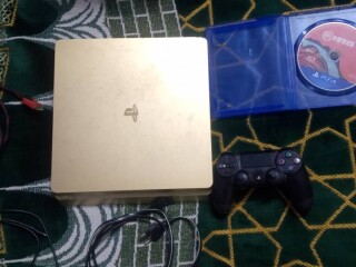 nouvelle-ps4-slim-edition-limitee-avec-accessoires-jeux-parfait-etat