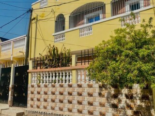 appartement-f4-150-m2-avec-grande-terrasse-a-balbala-cheikh-moussa