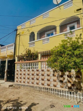 appartement-f4-150-m2-avec-grande-terrasse-a-balbala-cheikh-moussa-big-1