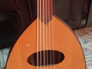 guitare-oud-oriental-en-vente-de-bahrein