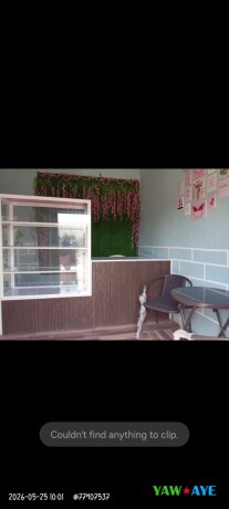 table-de-restaurant-en-bon-etat-big-1