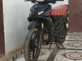 moto-tvs-110-noire-essence-comme-neuve
