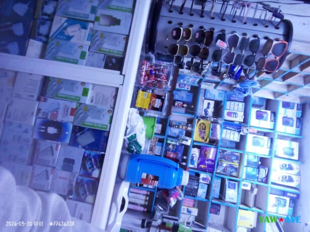 kiosque-commercial-proche-hopital-italien-sur-rn1-big-0
