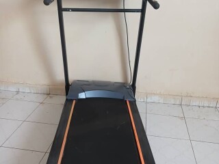 tapis-de-course-puissant-et-multi-programmes-en-bon-etat