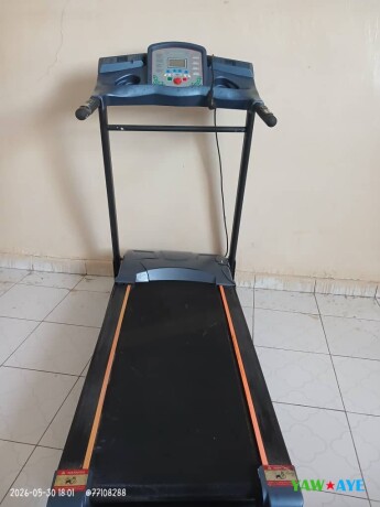 tapis-de-course-puissant-et-multi-programmes-en-bon-etat-big-1