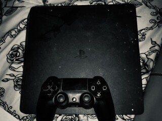 playstation-4-doccasion-en-bon-etat-1-an-dutilisation