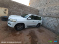vente-dun-toyota-land-cruiser-v8-platinum-edition-small-0