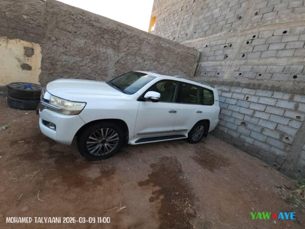 vente-dun-toyota-land-cruiser-v8-platinum-edition-big-0