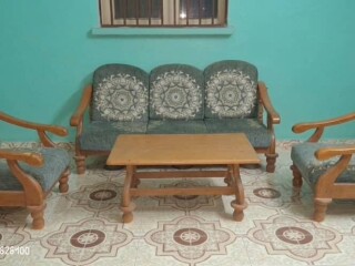ensemble-salon-bois-massif-3-places-avec-fauteuils-et-table-basse