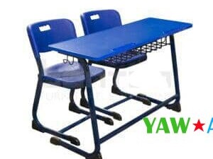 table-et-2-chaises-doccasion-confortables-pour-etudiants