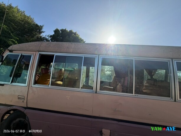 mitsubishi-rosa-diesel-boite-manuelle-en-bon-etat-big-1
