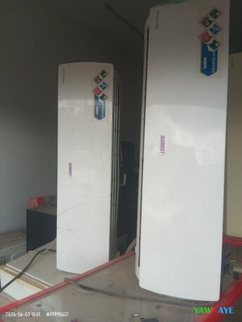a-vendre-2-climatiseurs-airmost-2-cv-big-0