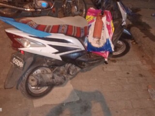 moto-yamaha-en-bon-etat-ideale-voyage