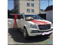 decoration-sur-mesure-elegante-pour-voiture-de-mariage-small-0