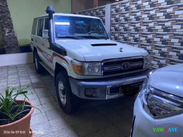 toyota-land-cruiser-76-2017-v8-turbo-diesel-manuelle-en-bon-etat-big-1