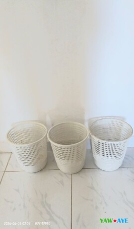 lot-de-3-poubelles-bureautiques-pratiques-et-compactes-big-0