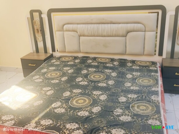 chambre-a-coucher-complete-en-tres-bon-etat-utilisee-3-mois-big-0