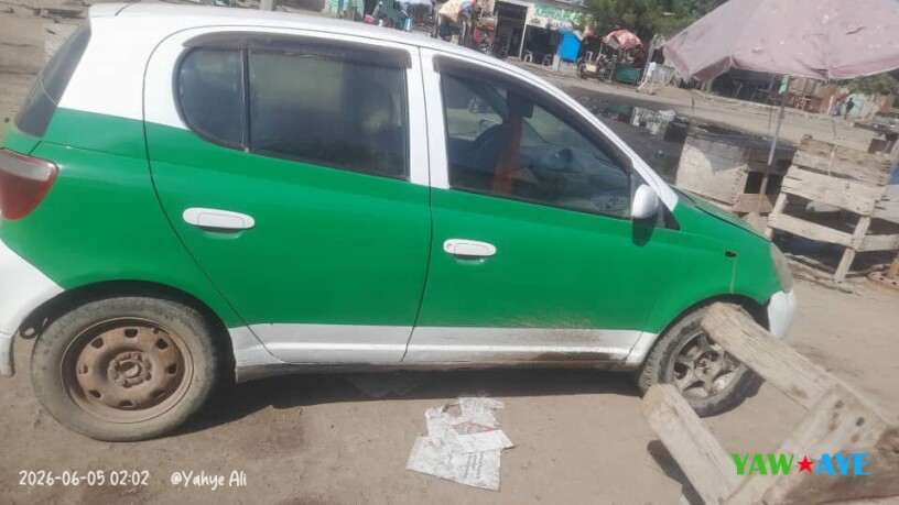 toyota-vitz-en-bon-etat-big-1