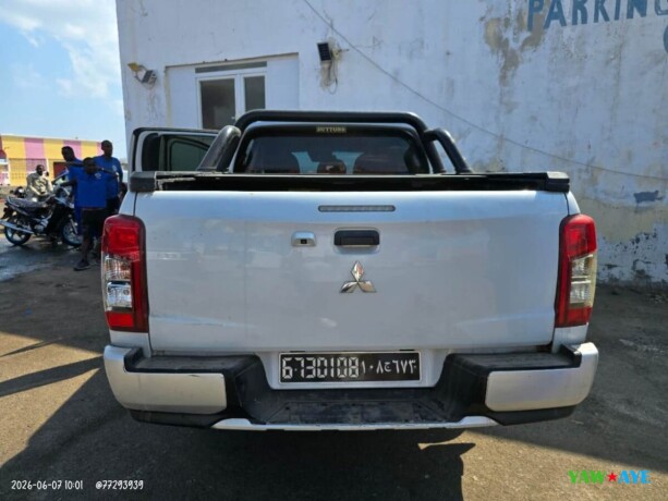 mitsubishi-l200-pickup-diesel-automatique-big-0