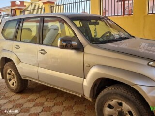 toyota-prado-land-cruiser-2009-4x4-7-places-robuste