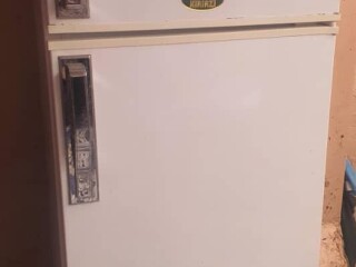 refrigerateur-kiriazi-moyen-presque-neuf-excellent-etat