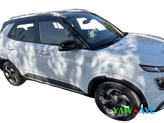 2021-hyundai-venue-essence-automatic-stylish-reliable-yawaaye-deals-big-1
