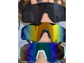 lunettes-de-sport-design-futuriste-avec-ecran-panoramique-small-0