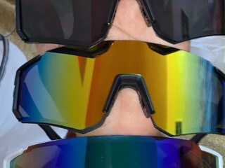 lunettes-de-sport-design-futuriste-avec-ecran-panoramique
