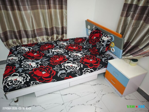 chambre-enfant-complete-lit-armoire-bureau-style-et-confort-sur-yawaaye-big-1