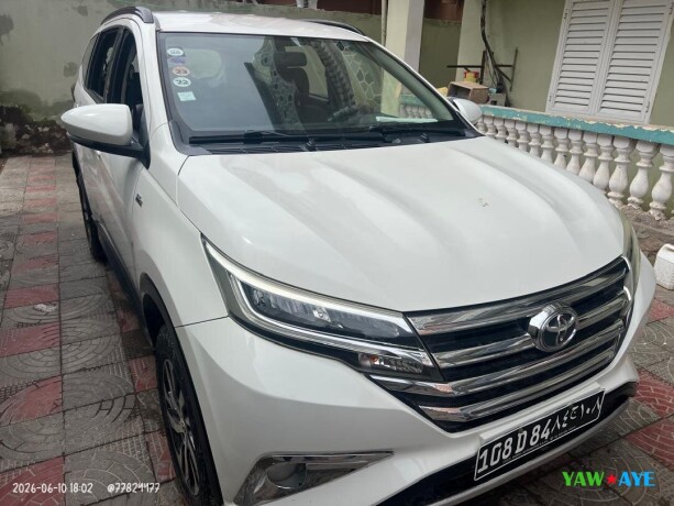 toyota-rush-2020-essence-boite-manuelle-tres-bon-etat-big-0