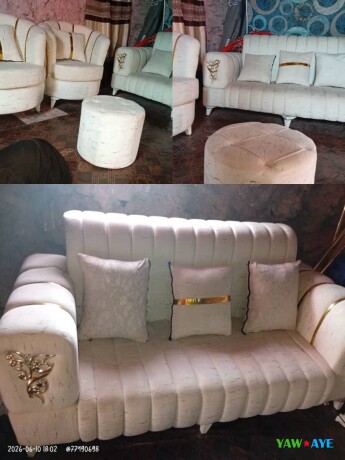 ensemble-de-canapes-complet-confortable-et-elegant-big-0