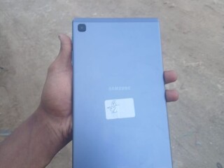 tablette-samsung-galaxy-a7-en-tres-bon-etat