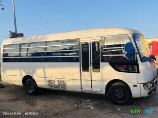 bus-neuf-30-places-climatise-avec-chauffeur-professionnel