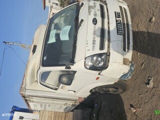 kia-bongo-utilitaire-en-bon-etat
