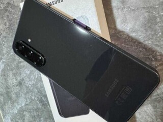 samsung-a36-5g-128-go-8-go-ram-ecran-amoled-ip67-etanche