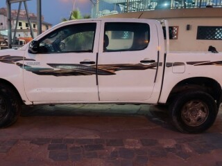 toyota-hilux-2009-diesel-doccasion-en-tres-bon-etat