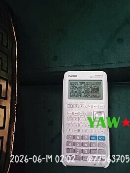 calculatrice-graphique-programmable-en-bon-etat-big-0