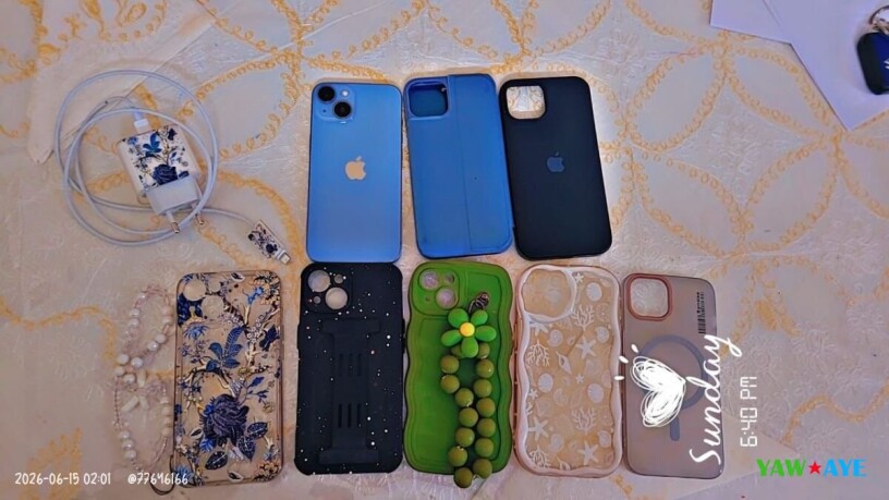 iphone-14-bleu-ciel-avec-accessoires-etat-impeccable-big-0
