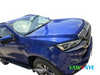 isuzu-mu-x-2024-diesel-boite-automatique-bleu-electrique