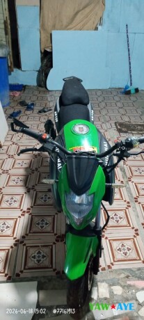moto-en-bon-etat-moteur-entretenu-papiers-en-regle-big-1