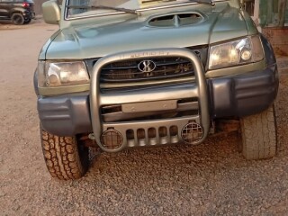 hyundai-galloper-4x4-robuste-en-bon-etat
