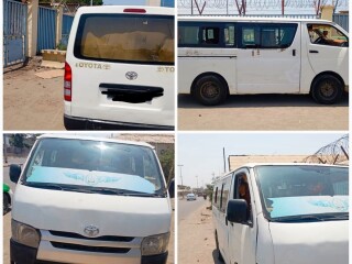 toyota-hiace-mini-bus-en-tres-bon-etat